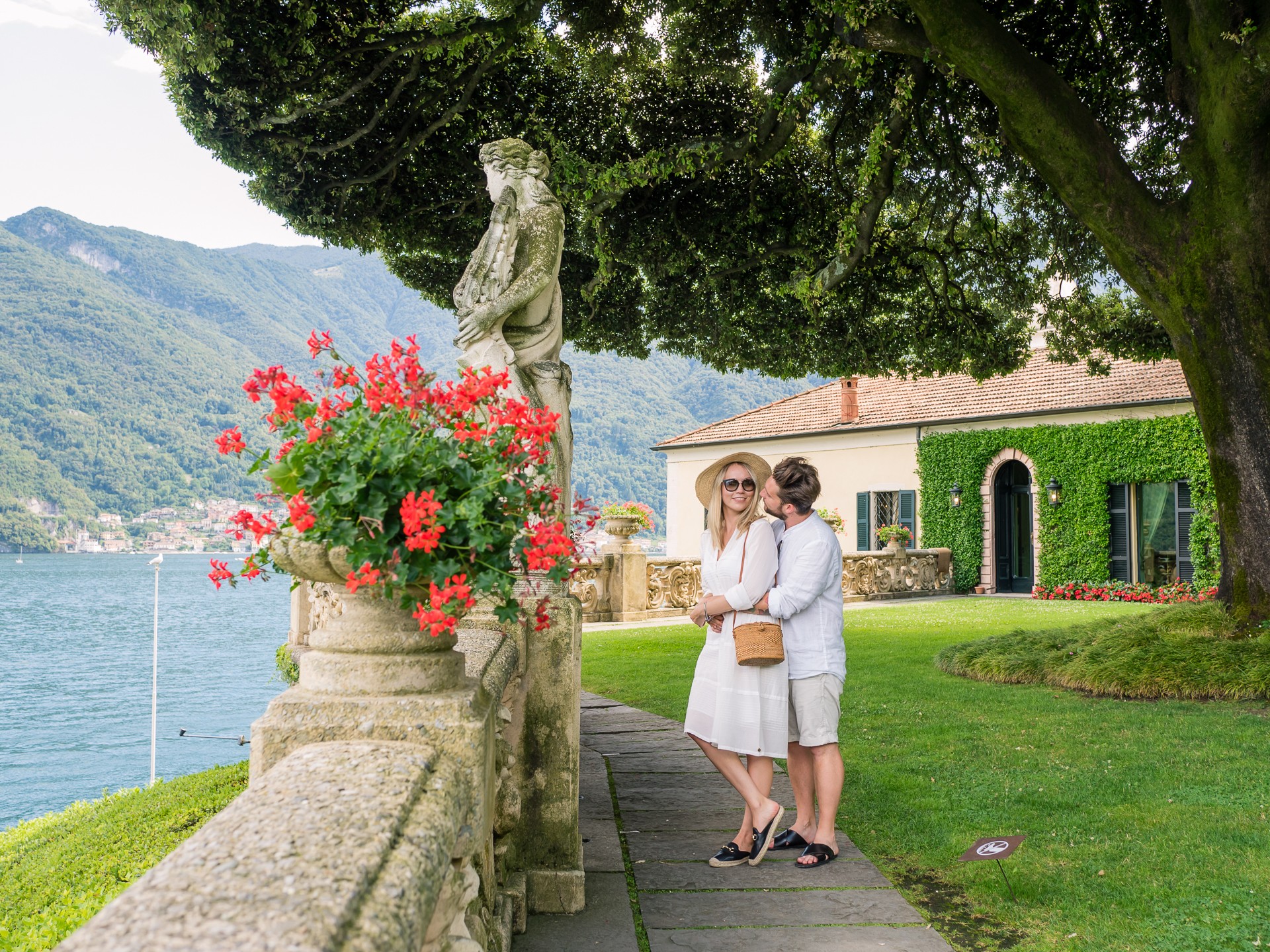Romantic couple photo shoot in Como Italy Villa Balbianello